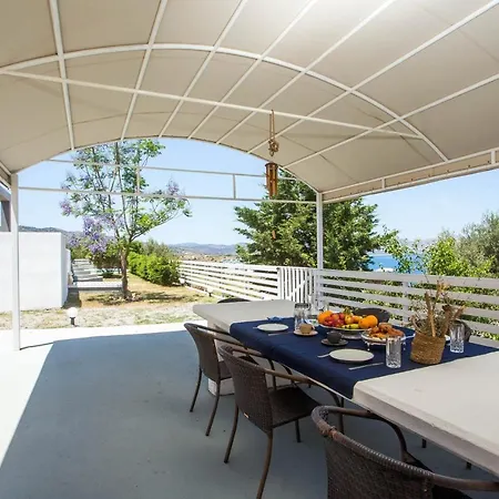 וילה 50 Shades Of Blue