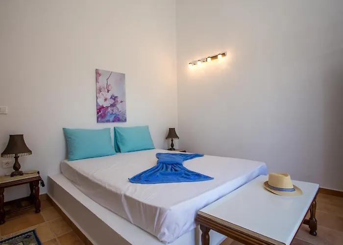 50 Shades Of Blue فيلة