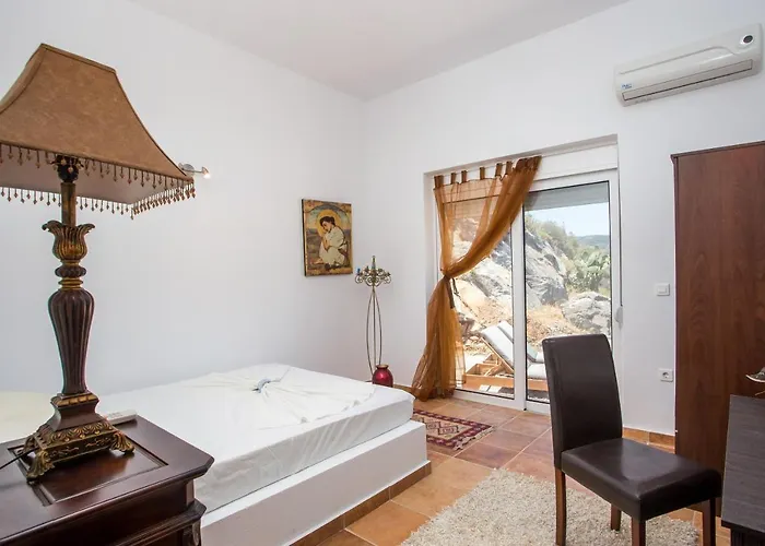 50 Shades Of Blue فيلة